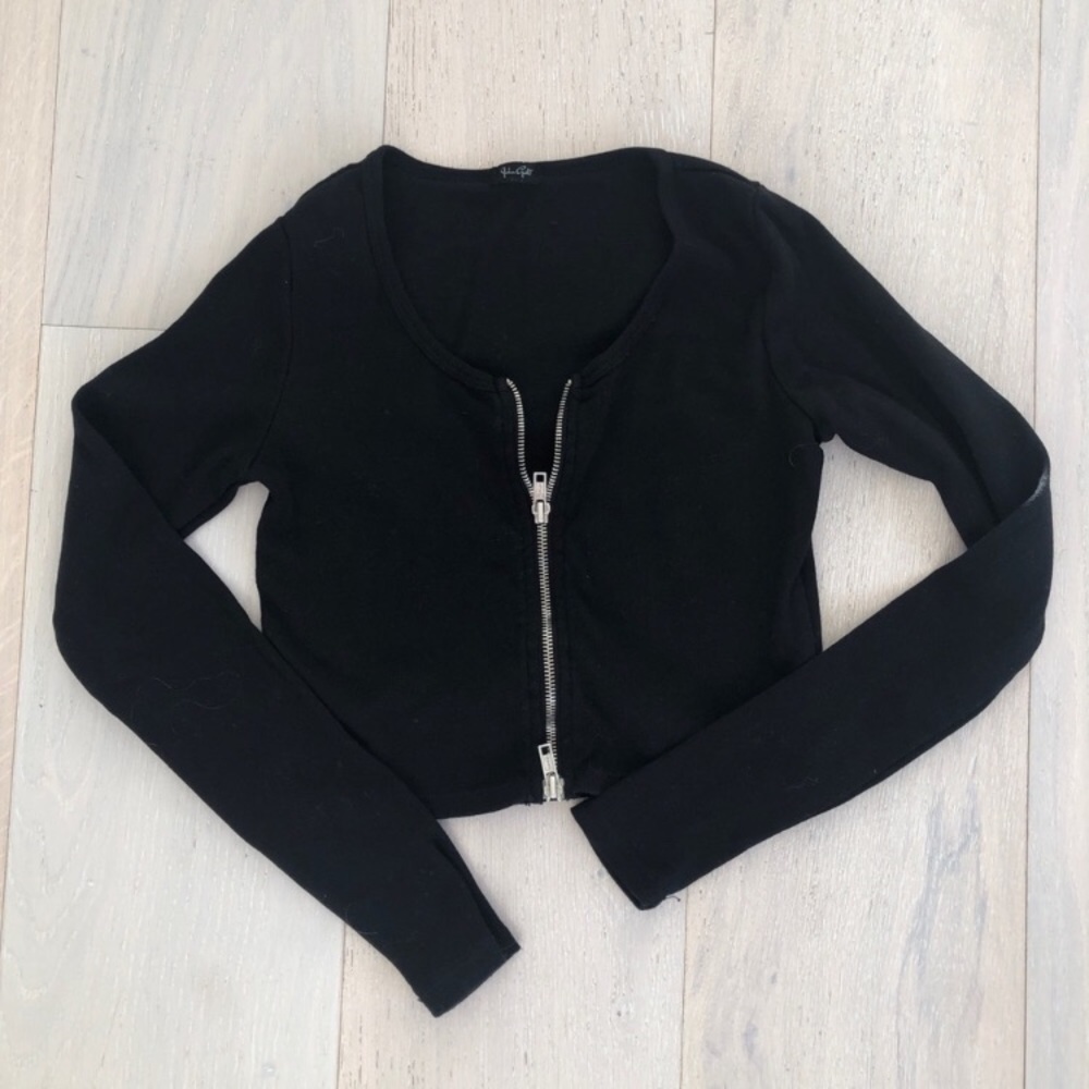 Brandy Melville zip up Zelly top